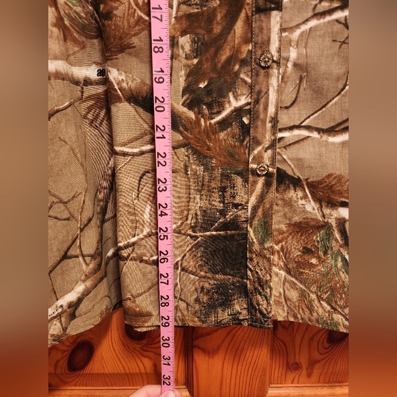 SHE Outdoor Apparel Ladies Long Sleeve Realtree Camoflauge Shirt, Size X… - Picture 3 of 7